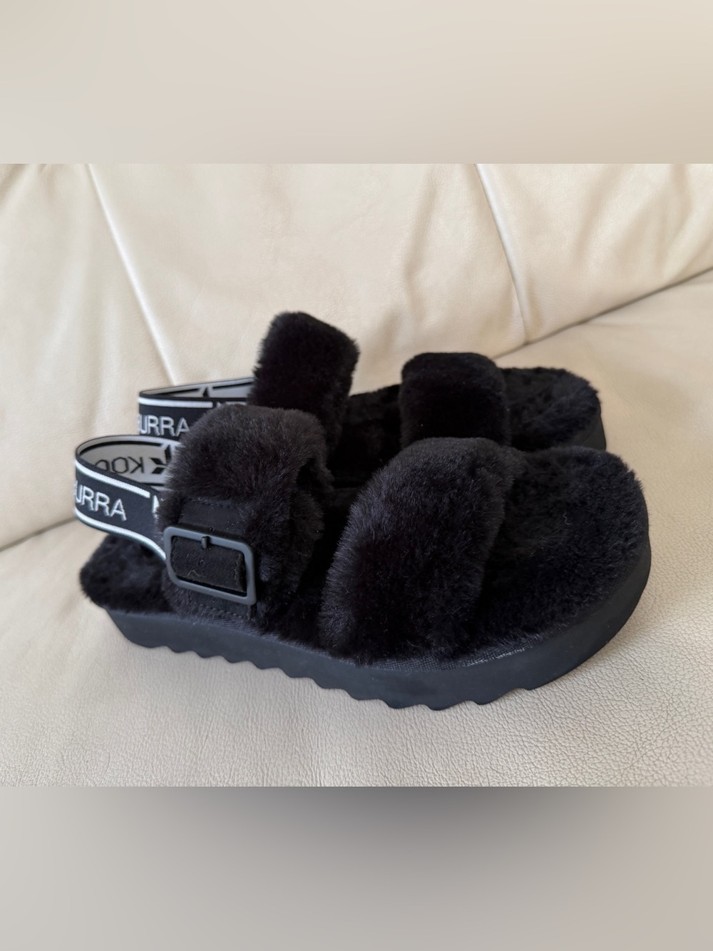Koolaburra by UGG Women's Fuzz-Oh Sandal Slippers โข Black โข Size 7